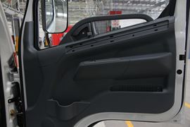 绿卡S&nbsp;载货车驾驶室                                               图片