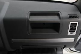 绿卡S&nbsp;载货车驾驶室                                               图片