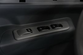 绿卡S&nbsp;载货车驾驶室                                               图片