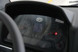 绿卡S&nbsp;载货车驾驶室                                               图片