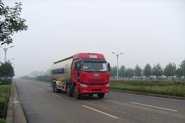 青岛解放底盘&nbsp;粉粒物料运输车外观图片