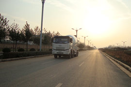 一汽解放底盘&nbsp;混凝土搅拌车外观                                                图片