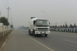 五十铃底盘&nbsp;混凝土搅拌车外观                                                图片