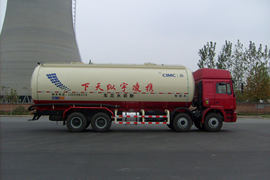 陕汽重卡底盘&nbsp;粉粒物料运输车外观图片