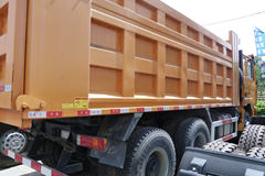 陕汽 德龙F3000重卡 385马力 6X4 5.6米自卸车(中长平顶)(SX3255DR384)