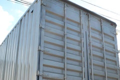 陕汽 德龙F3000重卡 336马力 8X4 9.4米厢式载货车(轻量化版)(SX5315XXYNT456)