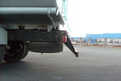 一汽解放 J6 350马力 8X4 化工液体运输车(中集牌)(ZJV5311GHYLY)