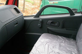 金刚&nbsp;自卸车驾驶室                                               图片