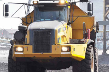 贝尔B50D铰接式卡车