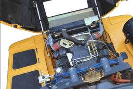 铰接式卡车&nbsp;铰接式卡车底盘                                                图片