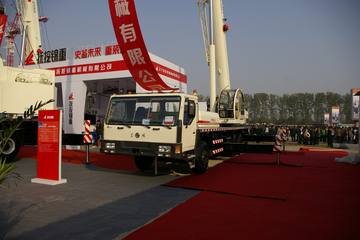 抚挖重工 25吨吊车(QY25F)