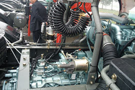 豪瀚J7B&nbsp;牵引车底盘                                                图片