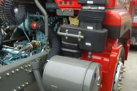 豪瀚J7B&nbsp;牵引车底盘                                                图片