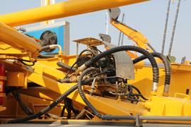 雷诺底盘 泵车&nbsp;泵车底盘                                                图片