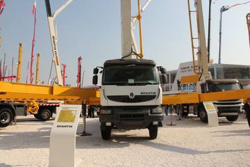 山推 45米混凝土泵车(雷诺底盘)