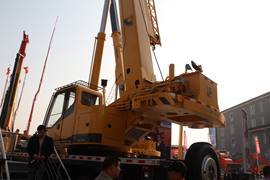 70吨级 吊车&nbsp;吊车上装                                                图片