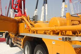 徐工--奔驰底盘 泵车&nbsp;泵车底盘                                                图片