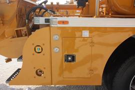 徐工--奔驰底盘 泵车&nbsp;泵车底盘                                                图片