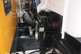 徐工--沃尔沃底盘 泵车&nbsp;泵车底盘                                                图片