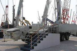 奔驰底盘 泵车&nbsp;泵车底盘                                                图片