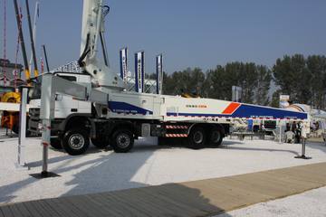 中联重科 47米混凝土泵车(奔驰Actros3341底盘)