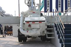 中联重科 47米混凝土泵车(五十铃底盘)