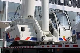 汽车起重机 吊车&nbsp;吊车外观                                                图片