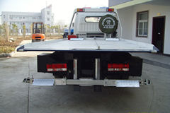 东风 多利卡 140马力 4X2 清障车(江特牌)(EQ5080TQZK)