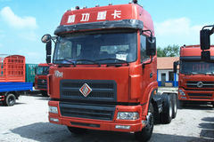 精功 远征重卡 340马力 6X4 牵引车(ZJZ4250DPT4AZ3)