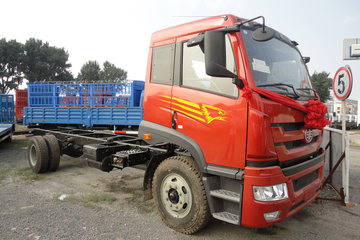青岛解放 新悍威(J5M)中卡 160马力 4X2 6.75米仓栅式载货车(底盘)(CA5167XXYP1K2L2EA80)
