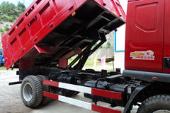 东风柳汽 乘龙 160马力 4.5米自卸车(LZ3050RAH)