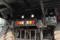 宇通重工 380马力 6X4 宽体矿用自卸车