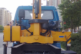 金刚&nbsp;随车吊底盘图片