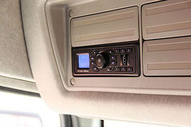 乘龙M7&nbsp;牵引车驾驶室                                               图片