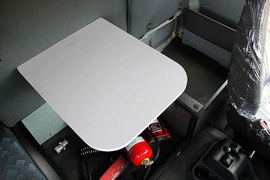 乘龙M7&nbsp;牵引车底盘                                                图片