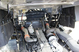 乘龙M7&nbsp;牵引车底盘                                                图片