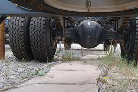 徐工重卡底盘&nbsp;随车吊底盘图片