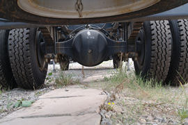 徐工重卡底盘&nbsp;随车吊底盘图片