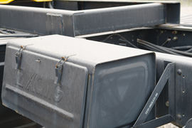 徐工重卡底盘&nbsp;随车吊底盘图片