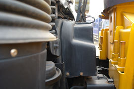 徐工重卡底盘&nbsp;随车吊上装图片