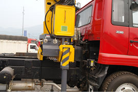 徐工重卡底盘&nbsp;随车吊上装图片