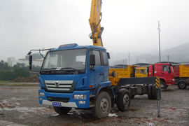 徐工重卡底盘&nbsp;随车吊外观图片