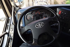 解放 J6P重卡 370马力 6X4 牵引车(CA4250P66K24T1A3HE)