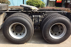 解放 J6P重卡 370马力 6X4 牵引车(CA4250P66K24T1A3HE)