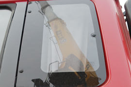 徐工重卡底盘&nbsp;随车吊外观图片