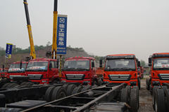 徐工 瑞龙重卡 260马力 8X4 仓栅式载货车(NXG5246CSY3)