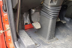 解放 J6L中卡 160马力 4X2 厢式载货车(CA5160XXYP62K1L4A1E)