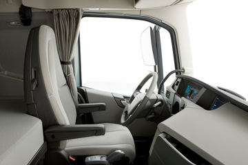 �ֶ��� ��FH16�ؿ� 700���� 4X2 ǣ����ͼƬ