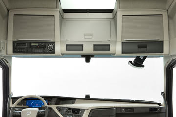 �ֶ��� ��FH16�ؿ� 700���� 4X2 ǣ����ͼƬ