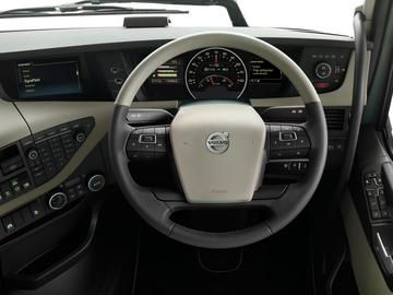 �ֶ��� ��FH16�ؿ� 700���� 4X2 ǣ����ͼƬ